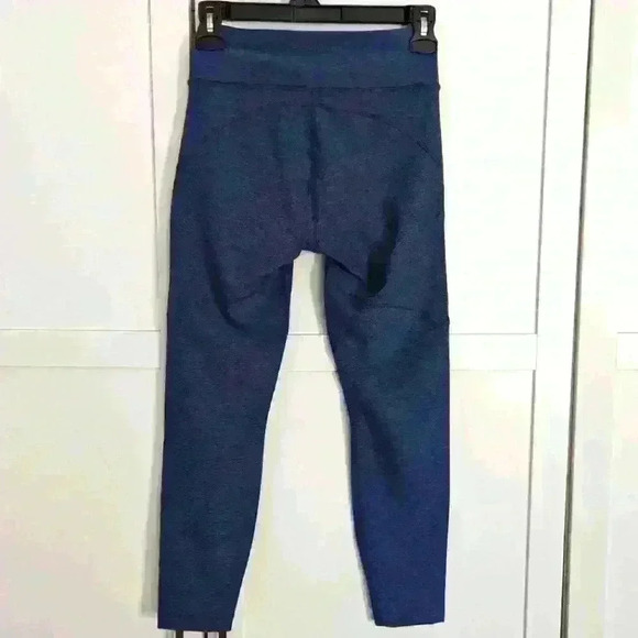 OUTDOOR VOICES | 3/4 Warmup Sculpting Leggings  Navy Size XS - Picture 2 of 5